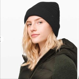 Sweet and Sherpa Lululemon beanie